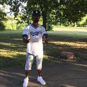 Meet your Posher, Dennis